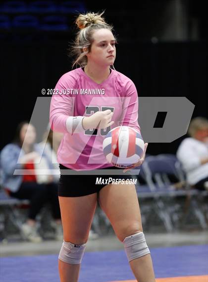 Thumbnail 1 in Benton vs. Valley View (AAA 5A State Final) photogallery.