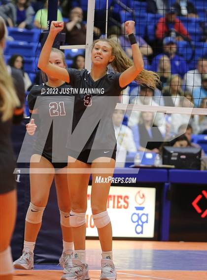 Thumbnail 3 in Benton vs. Valley View (AAA 5A State Final) photogallery.