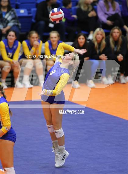 Thumbnail 1 in Benton vs. Valley View (AAA 5A State Final) photogallery.