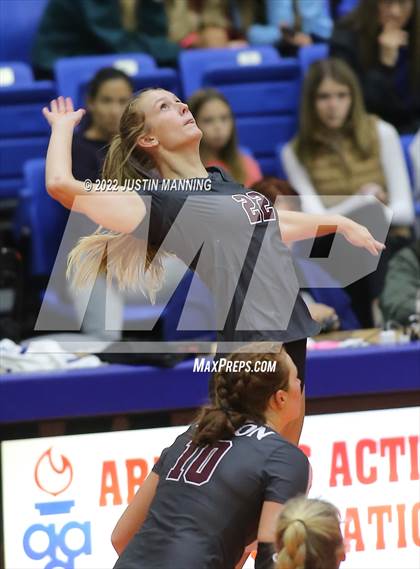 Thumbnail 3 in Benton vs. Valley View (AAA 5A State Final) photogallery.