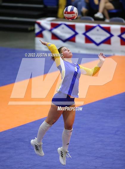 Thumbnail 3 in Benton vs. Valley View (AAA 5A State Final) photogallery.