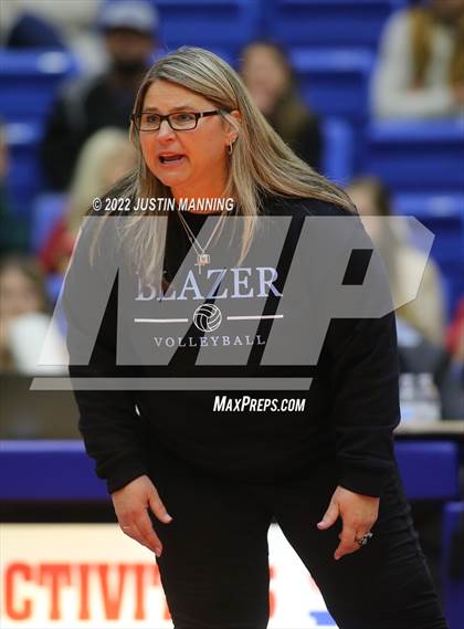 Thumbnail 3 in Benton vs. Valley View (AAA 5A State Final) photogallery.