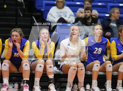 Thumbnail 1 in Benton vs. Valley View (AAA 5A State Final) photogallery.