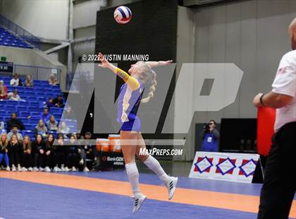 Thumbnail 3 in Benton vs. Valley View (AAA 5A State Final) photogallery.