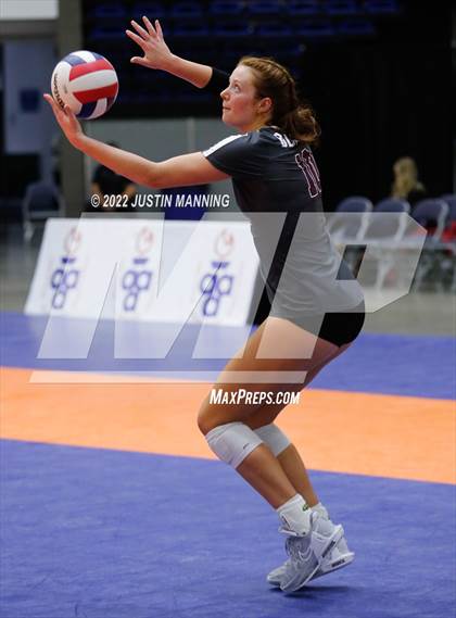 Thumbnail 3 in Benton vs. Valley View (AAA 5A State Final) photogallery.