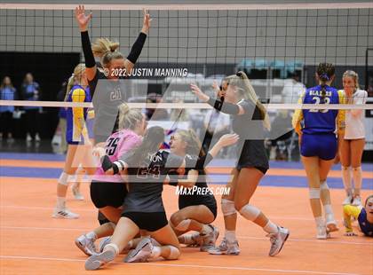Thumbnail 1 in Benton vs. Valley View (AAA 5A State Final) photogallery.