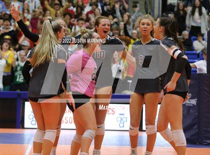 Thumbnail 3 in Benton vs. Valley View (AAA 5A State Final) photogallery.