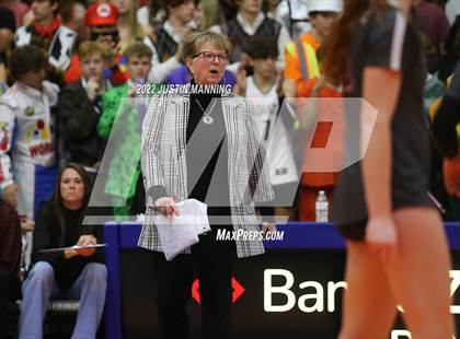 Thumbnail 1 in Benton vs. Valley View (AAA 5A State Final) photogallery.
