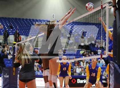 Thumbnail 3 in Benton vs. Valley View (AAA 5A State Final) photogallery.