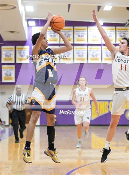 Thumbnail 3 in Campo Verde vs. Shadow Mountain (Fear the Hop Tournament) photogallery.