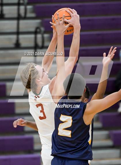 Thumbnail 3 in Campo Verde vs. Shadow Mountain (Fear the Hop Tournament) photogallery.