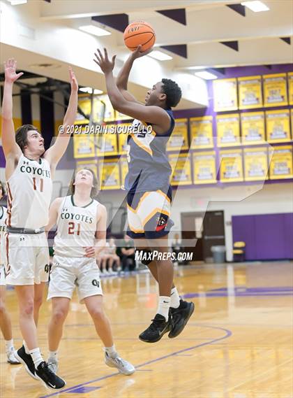 Thumbnail 3 in Campo Verde vs. Shadow Mountain (Fear the Hop Tournament) photogallery.