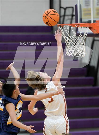 Thumbnail 1 in Campo Verde vs. Shadow Mountain (Fear the Hop Tournament) photogallery.