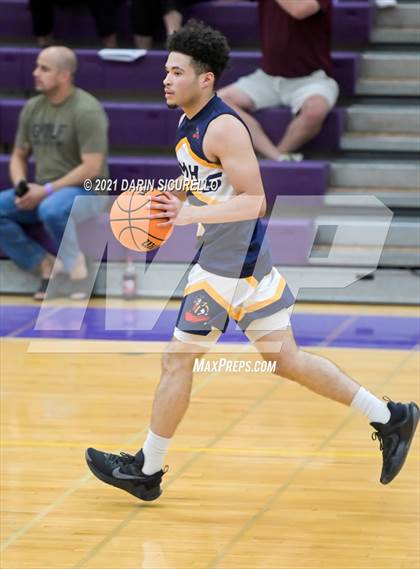 Thumbnail 2 in Campo Verde vs. Shadow Mountain (Fear the Hop Tournament) photogallery.