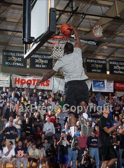 Thumbnail 3 in Slam Dunk Contest (City of Palms Classic) photogallery.