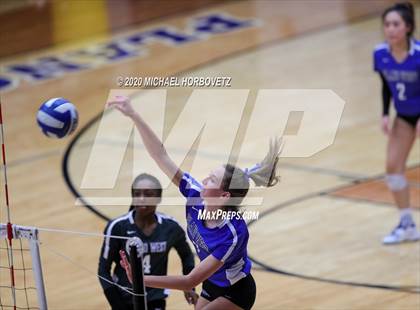 Thumbnail 2 in Marcus @ Plano West photogallery.