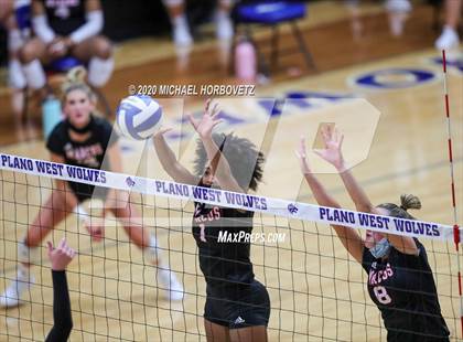 Thumbnail 1 in Marcus @ Plano West photogallery.
