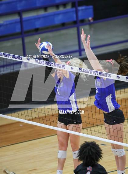 Thumbnail 1 in Marcus @ Plano West photogallery.