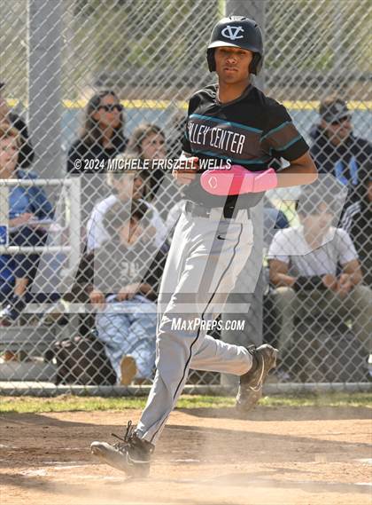 Thumbnail 2 in University City vs Valley Center(CIF SDS Division 4 Semifinal) photogallery.