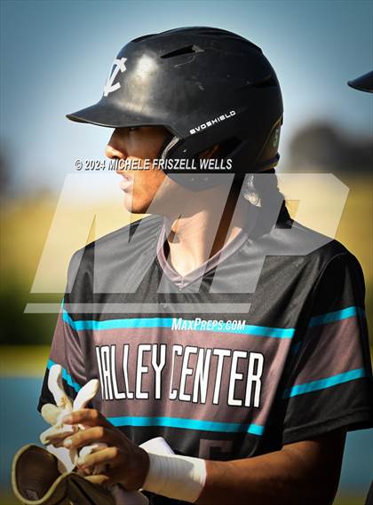 Thumbnail 2 in University City vs Valley Center(CIF SDS Division 4 Semifinal) photogallery.