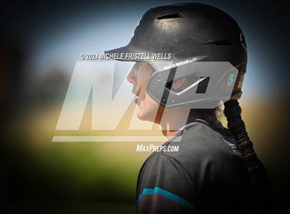 Thumbnail 2 in University City vs Valley Center(CIF SDS Division 4 Semifinal) photogallery.