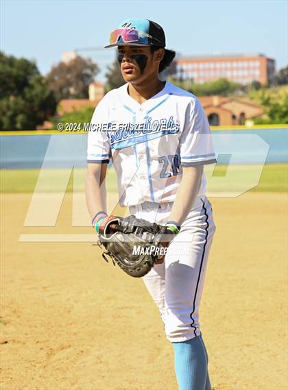 Thumbnail 3 in University City vs Valley Center(CIF SDS Division 4 Semifinal) photogallery.