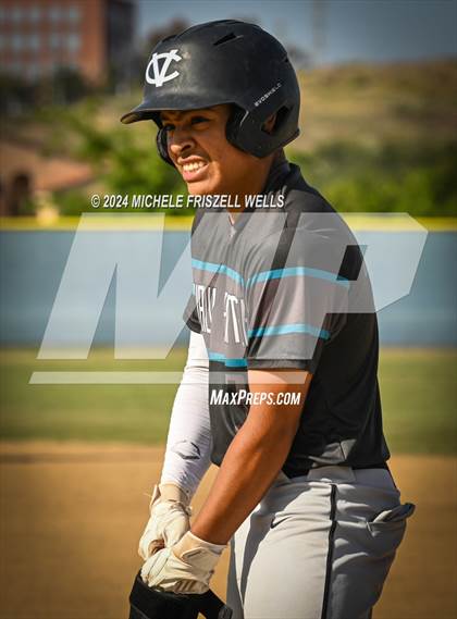 Thumbnail 2 in University City vs Valley Center(CIF SDS Division 4 Semifinal) photogallery.