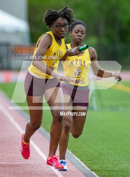Thumbnail 2 in 2018 Loucks Games (Womens 4x400 Nick Panero Relay) photogallery.