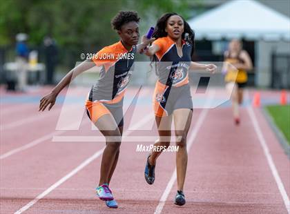 Thumbnail 3 in 2018 Loucks Games (Womens 4x400 Nick Panero Relay) photogallery.