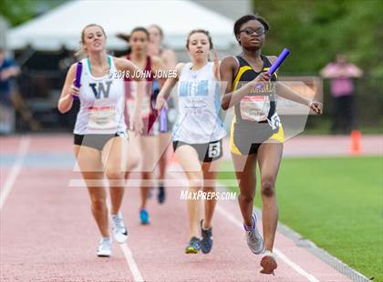 Thumbnail 2 in 2018 Loucks Games (Womens 4x400 Nick Panero Relay) photogallery.