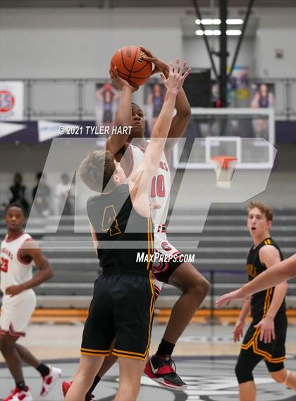 Thumbnail 2 in Tuscola vs. 21st Century Charter (Sneakers for Santa Shootout) photogallery.
