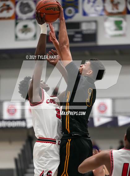 Thumbnail 2 in Tuscola vs. 21st Century Charter (Sneakers for Santa Shootout) photogallery.