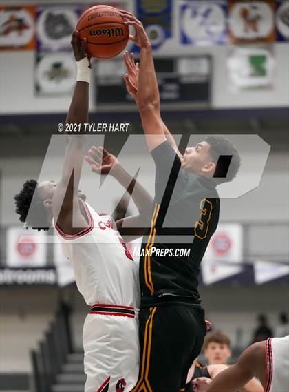 Thumbnail 3 in Tuscola vs. 21st Century Charter (Sneakers for Santa Shootout) photogallery.