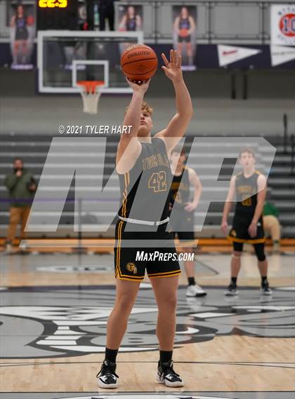 Thumbnail 3 in Tuscola vs. 21st Century Charter (Sneakers for Santa Shootout) photogallery.
