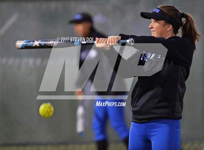 Thumbnail 2 in Freedom vs. Norco photogallery.