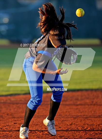 Thumbnail 3 in Freedom vs. Norco photogallery.