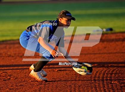 Thumbnail 2 in Freedom vs. Norco photogallery.