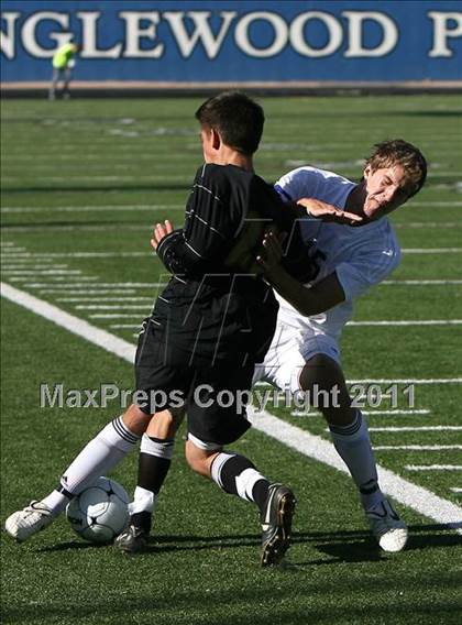 Thumbnail 3 in Mullen vs. Air Academy (CHSAA 4A Semifinal) photogallery.