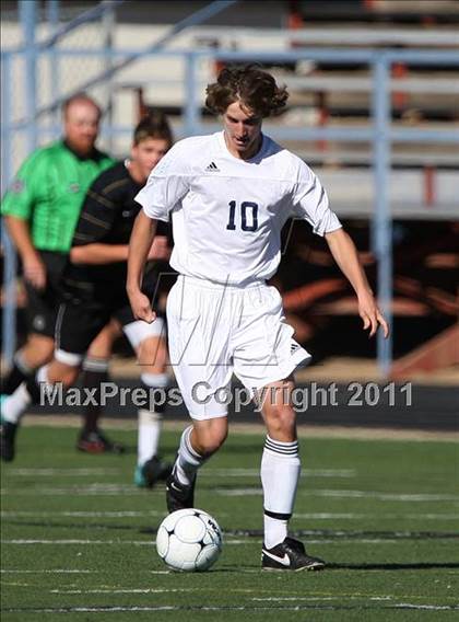Thumbnail 2 in Mullen vs. Air Academy (CHSAA 4A Semifinal) photogallery.