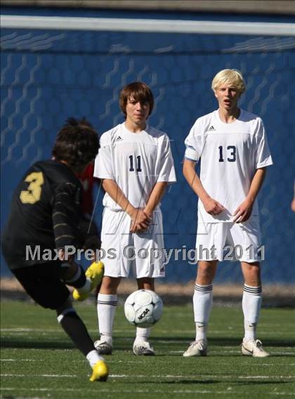 Thumbnail 2 in Mullen vs. Air Academy (CHSAA 4A Semifinal) photogallery.