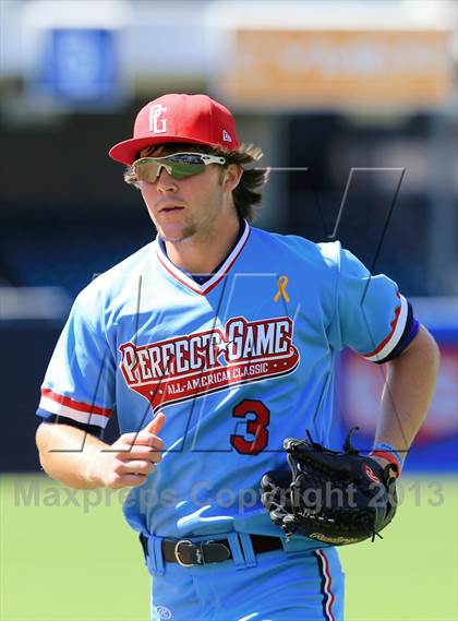 Thumbnail 2 in Perfect Game All-American Classic (East vs. West) photogallery.
