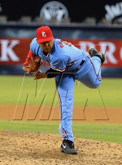 Thumbnail 3 in Perfect Game All-American Classic (East vs. West) photogallery.