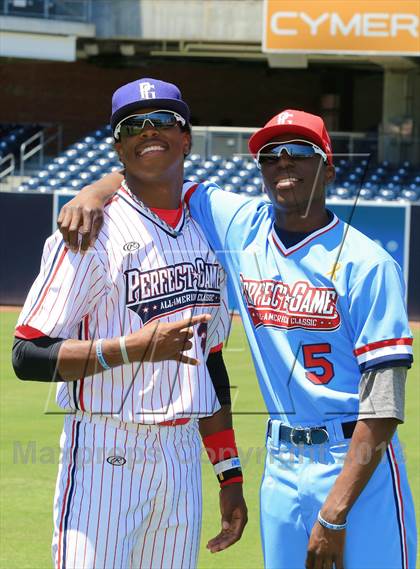 Thumbnail 2 in Perfect Game All-American Classic (East vs. West) photogallery.