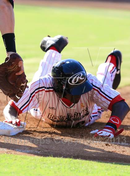 Thumbnail 2 in Perfect Game All-American Classic (East vs. West) photogallery.