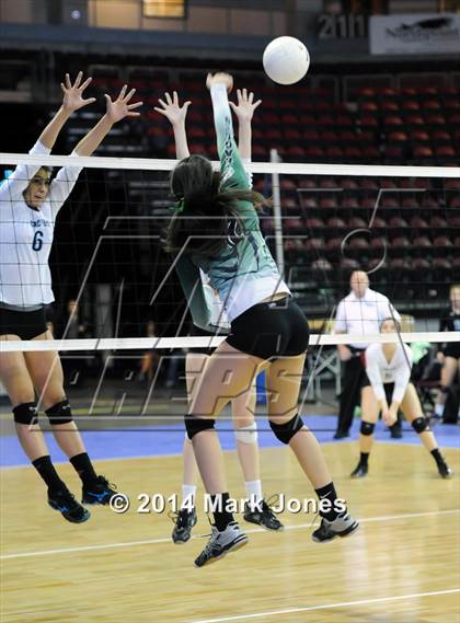 Thumbnail 3 in Flagstaff vs. Cactus (AIA D3 Playoff) photogallery.