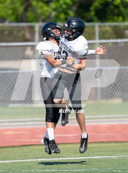 Thumbnail 3 in Foothill @ Tustin photogallery.