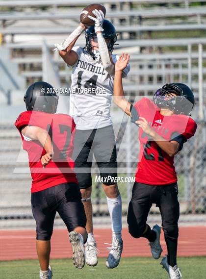 Thumbnail 2 in Foothill @ Tustin photogallery.