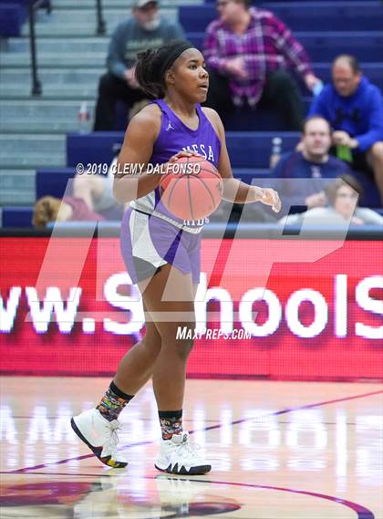 Thumbnail 2 in Mesa Ridge vs Horizon (Dakota Ridge High School) photogallery.