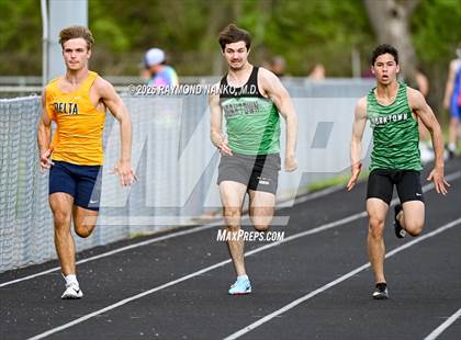 Thumbnail 3 in Yorktown Tri-Meet (100 Meter) photogallery.