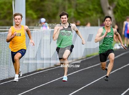 Thumbnail 1 in Yorktown Tri-Meet (100 Meter) photogallery.